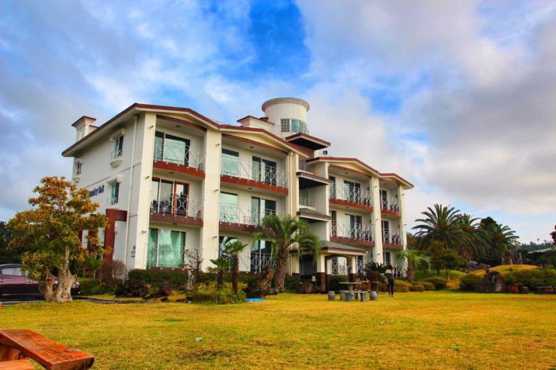 Jeju Land Pension Seogwipo Exterior photo